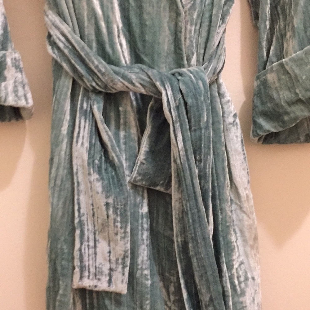 Topshop wrapped velour top (sz 6) - Picture 8 of 13